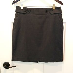 Banana Republic A-line/Pencil Skirt. Gray. Size 8.